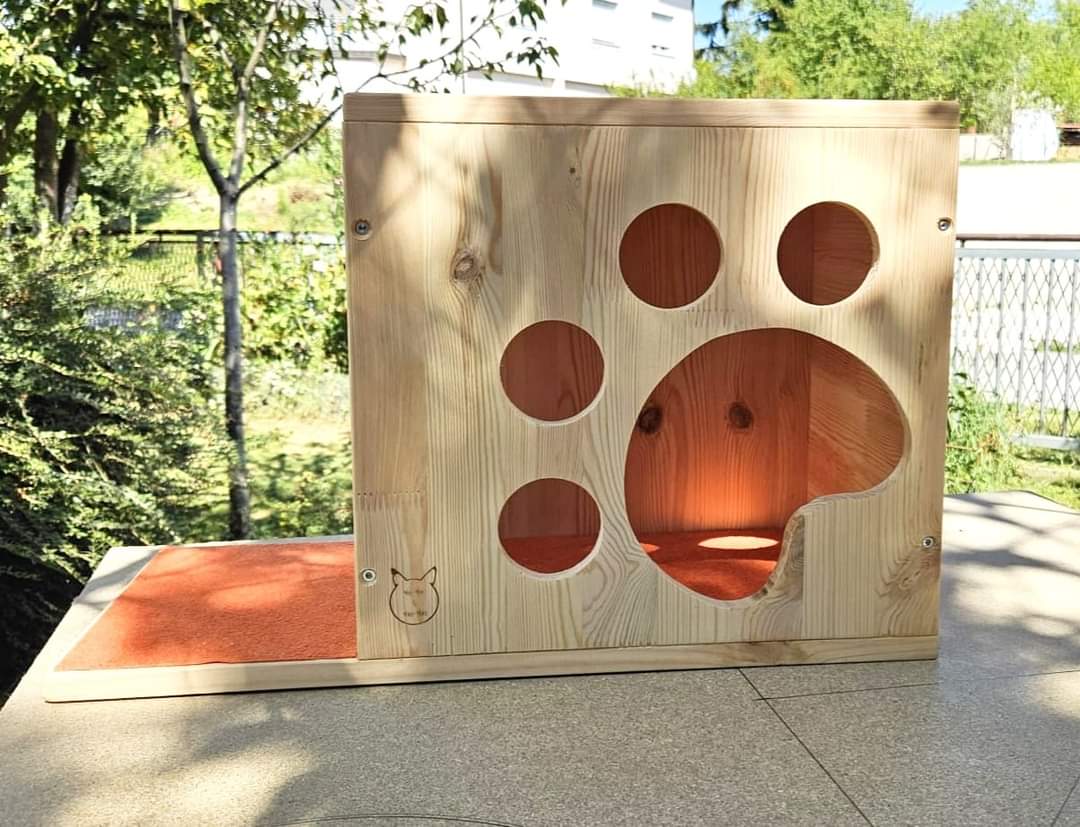 Zidna kućica Happy Paw Classic