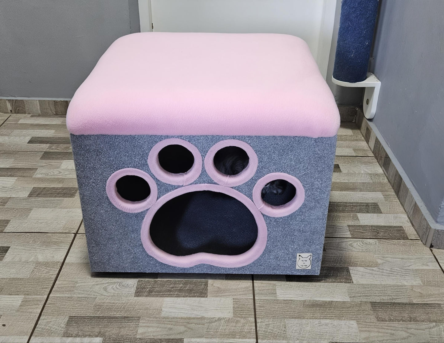 Cat ottoman