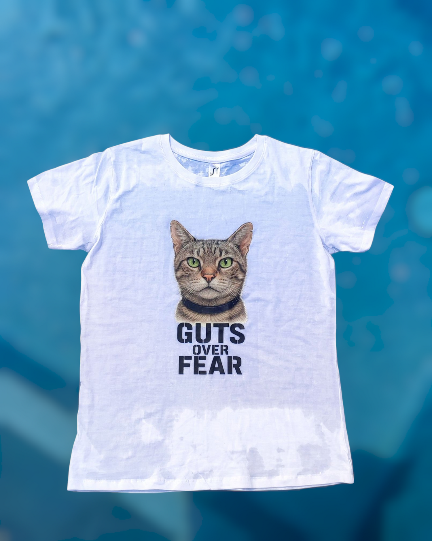 MICMAOWear majica Guts over fear sa stavom, za one koji se usude biti svoji i hrabri. 
